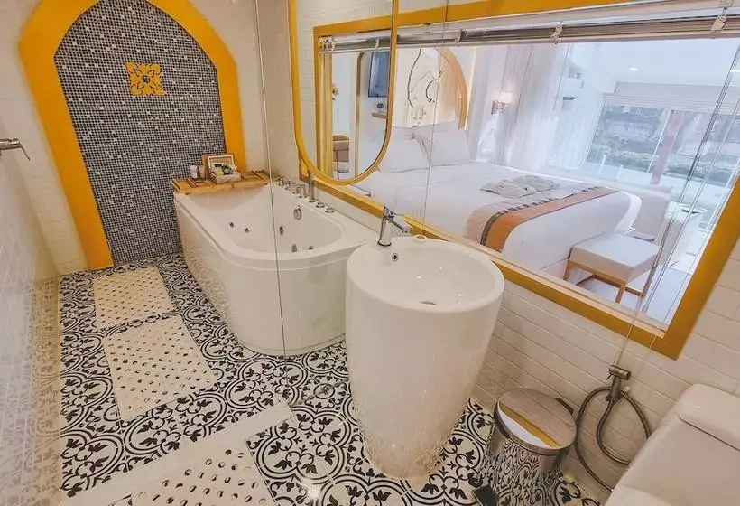 Hotelli One Dhatu Ayutthaya Premium Homestay