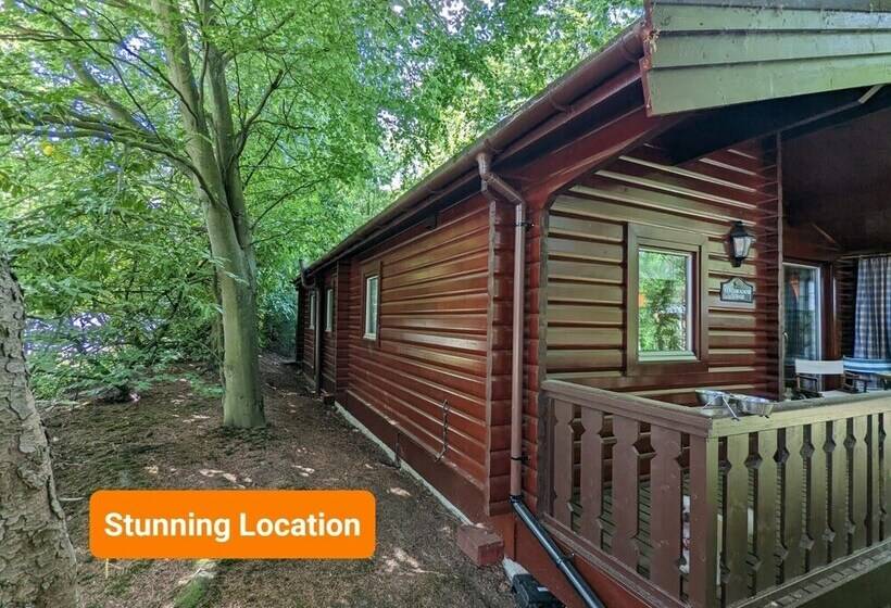 בית מלון כפרי Pineshadow Lodge Dog Friendly, Kenwick Park, Louth