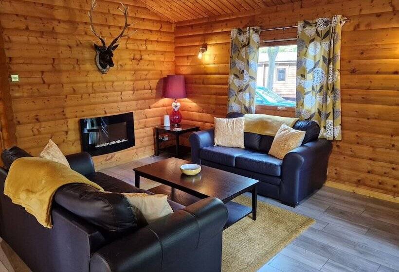 בית מלון כפרי Pineshadow Lodge Dog Friendly, Kenwick Park, Louth