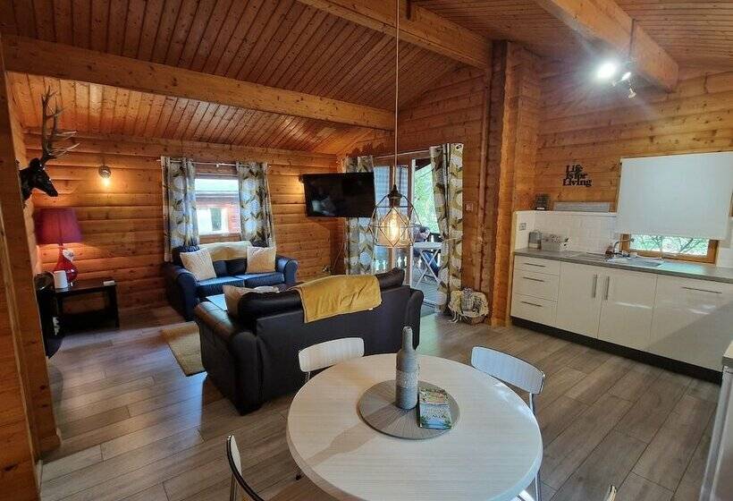 בית מלון כפרי Pineshadow Lodge Dog Friendly, Kenwick Park, Louth