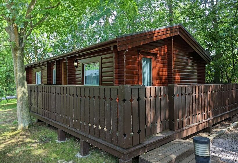 בית מלון כפרי Pineshadow Lodge Dog Friendly, Kenwick Park, Louth