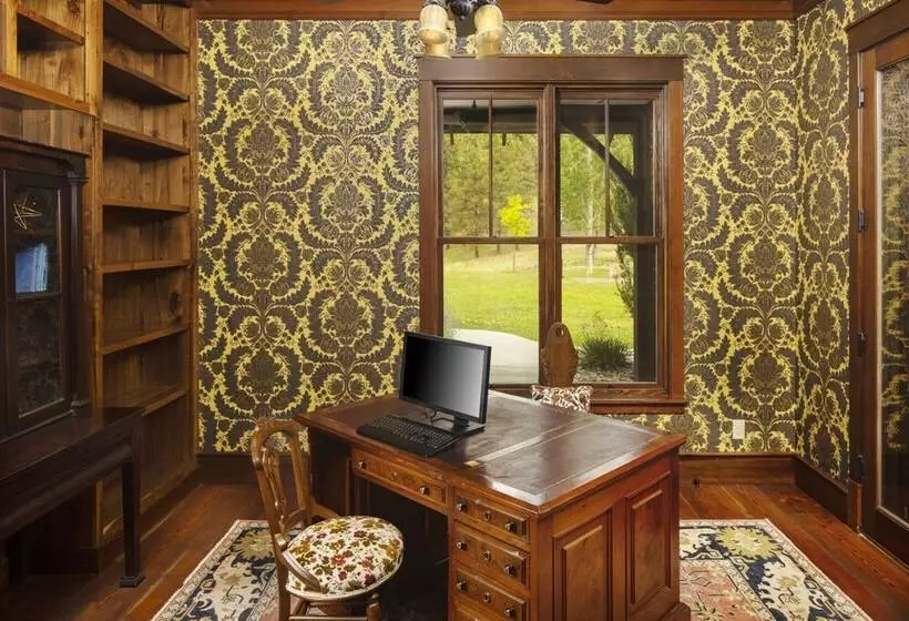 Maaseutuhotelli Alpine Falls Ranch