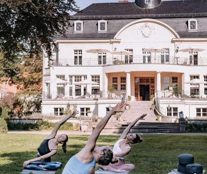 Hotelli Schloss Teutschenthal