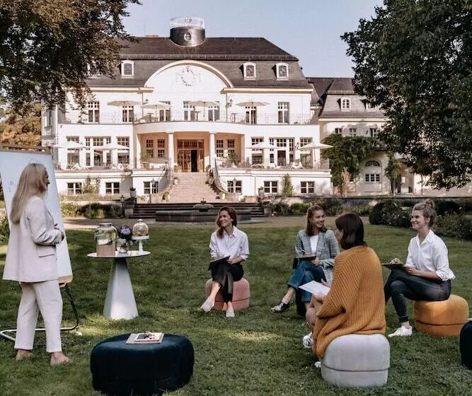 Hotelli Schloss Teutschenthal