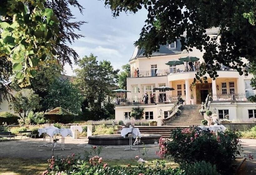 Отель Schloss Teutschenthal