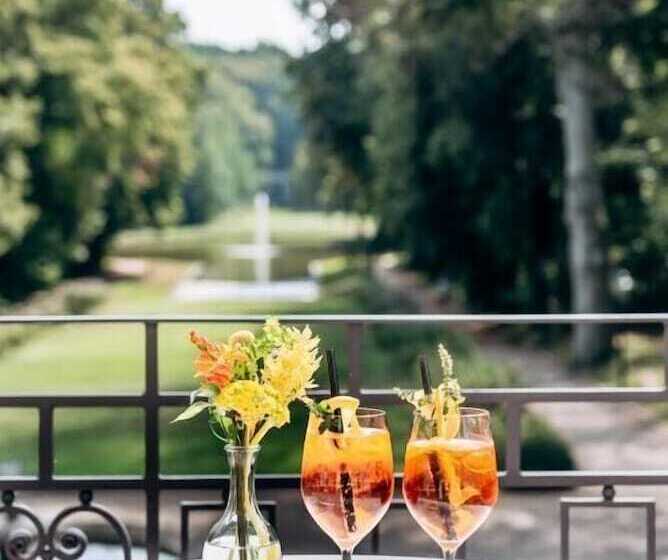 Отель Schloss Teutschenthal