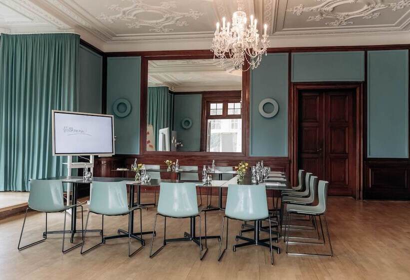 Отель Schloss Teutschenthal