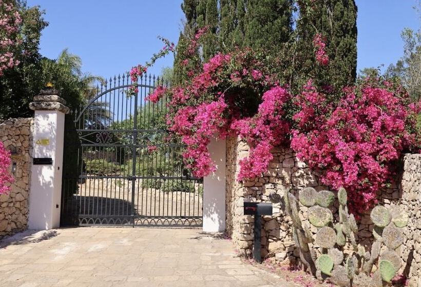 Отель Tenuta Negroamaro