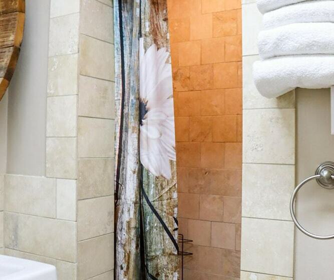 酒店 The Bonnie Inn Unit 5 With Breakfast Nook