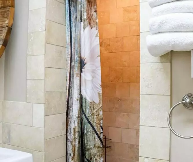 Hotelli The Bonnie Inn Unit 5 With Breakfast Nook