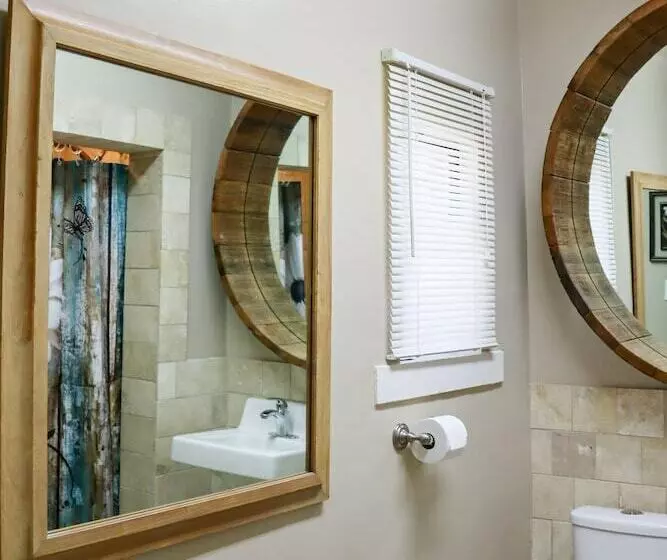 Hotelli The Bonnie Inn Unit 5 With Breakfast Nook