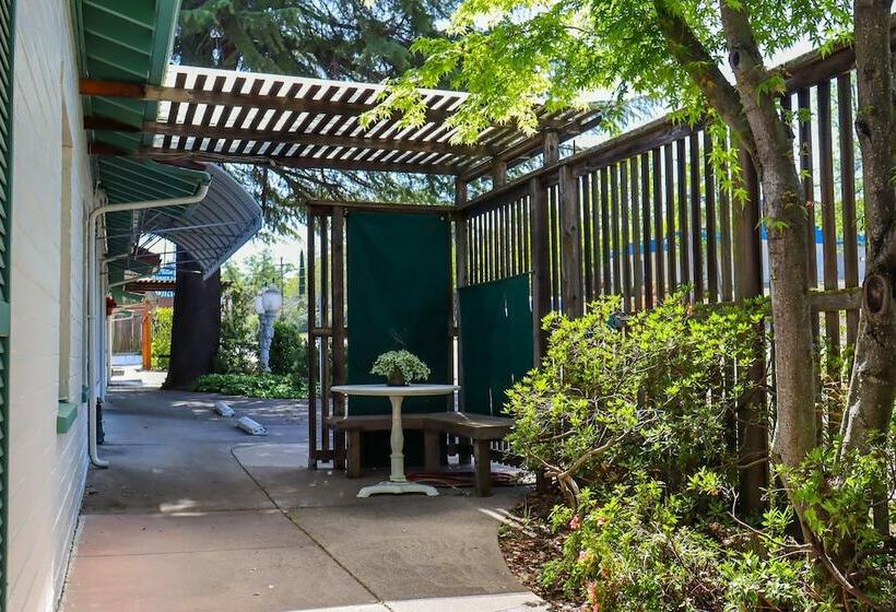 酒店 The Bonnie Inn Unit 5 With Breakfast Nook