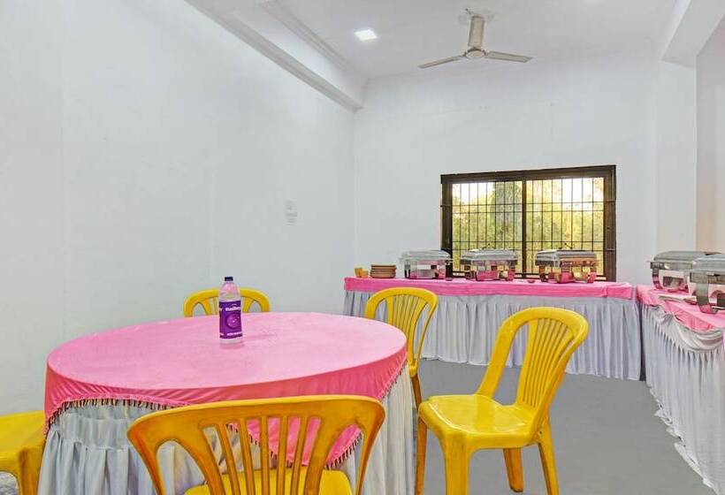 هتل Treebo Varsha Palace