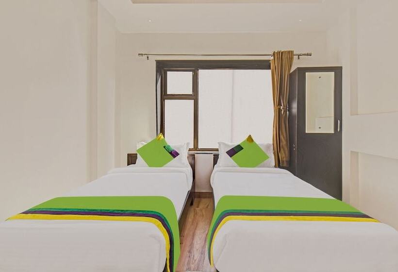 هتل Treebo Varsha Palace