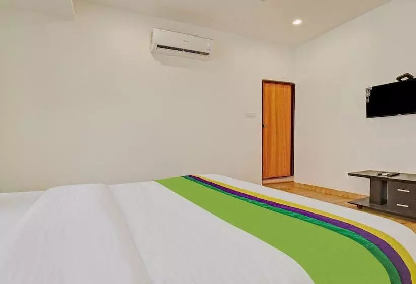 ホテル Treebo Varsha Palace