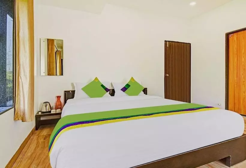 ホテル Treebo Varsha Palace