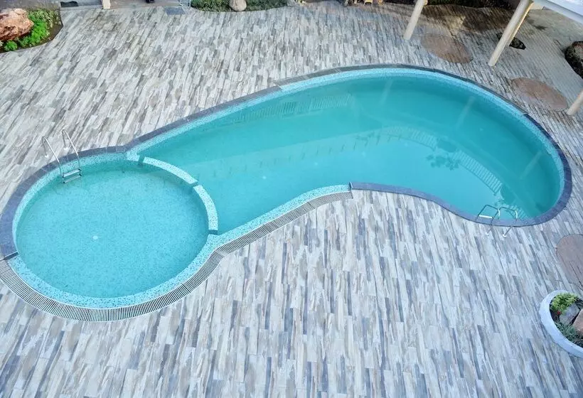 Hotelli Vow Resorts And Spa