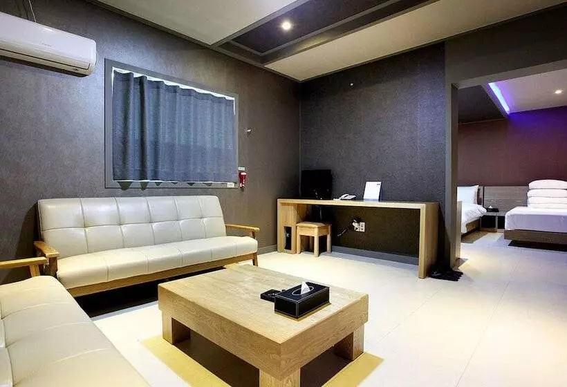 Jebudo Feel Motel
