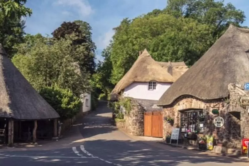 Lovely Period Cottage Sleeps 4 Resting In Torquay