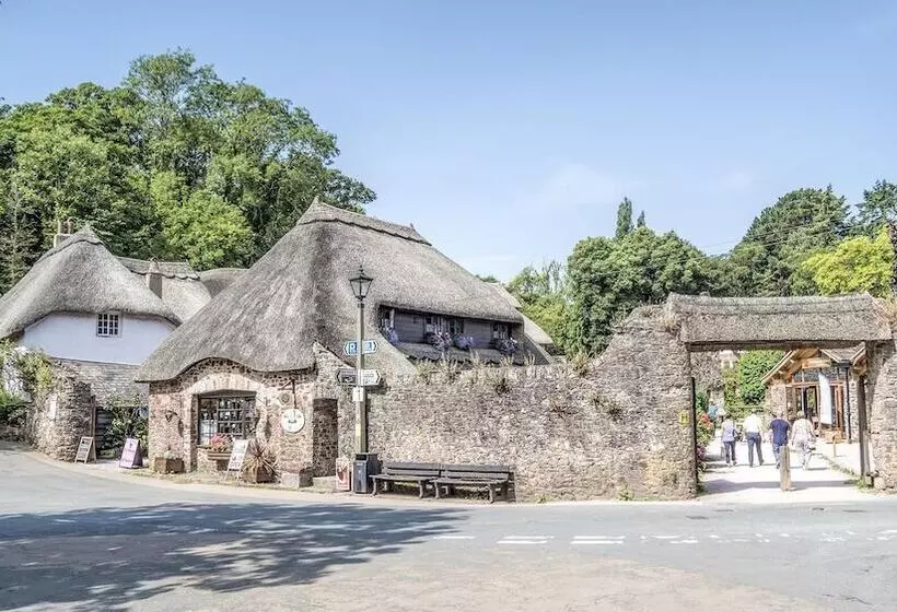 Lovely Period Cottage Sleeps 4 Resting In Torquay
