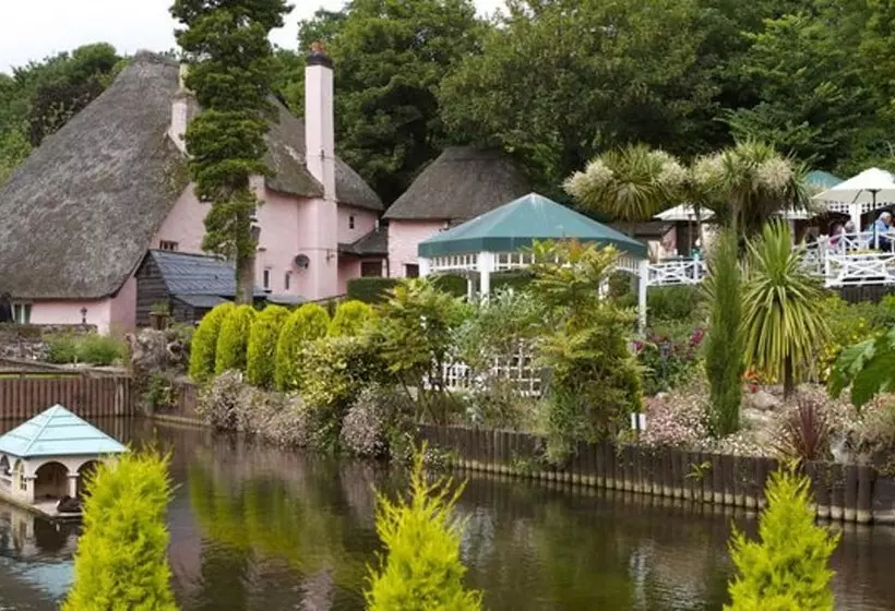 Lovely Period Cottage Sleeps 4 Resting In Torquay