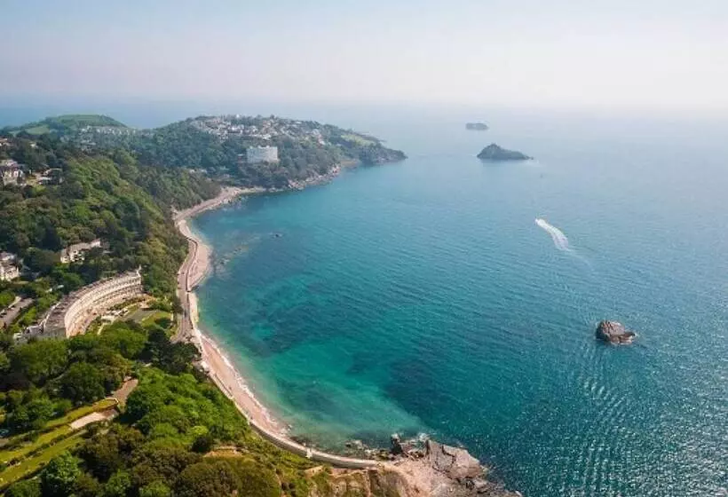 Lovely Period Cottage Sleeps 4 Resting In Torquay