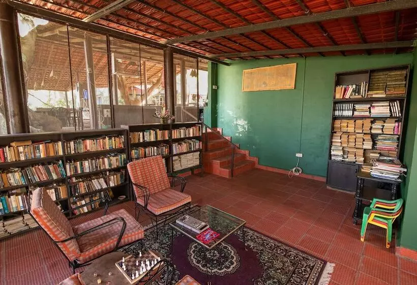 Majatalo Bamboo Banks