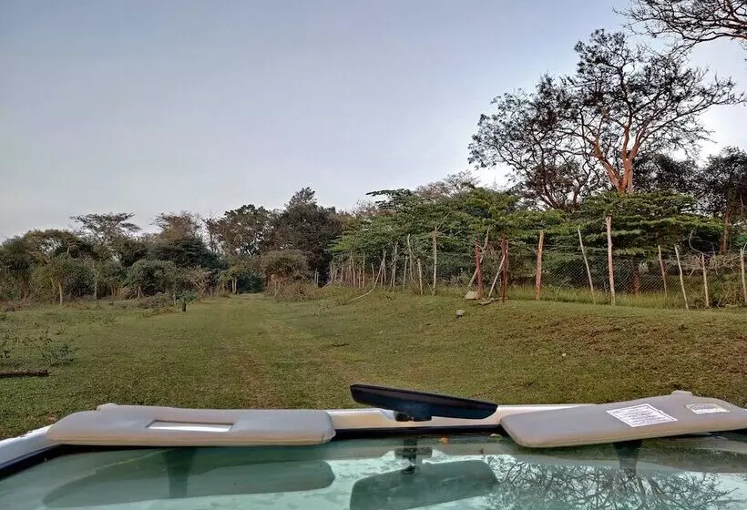 Majatalo Bamboo Banks