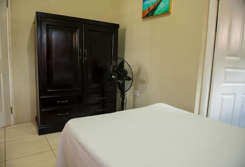 پانسیون Hunny Bay Resort