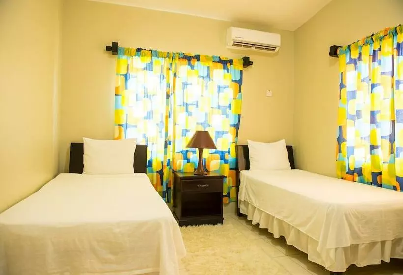 پانسیون Hunny Bay Resort