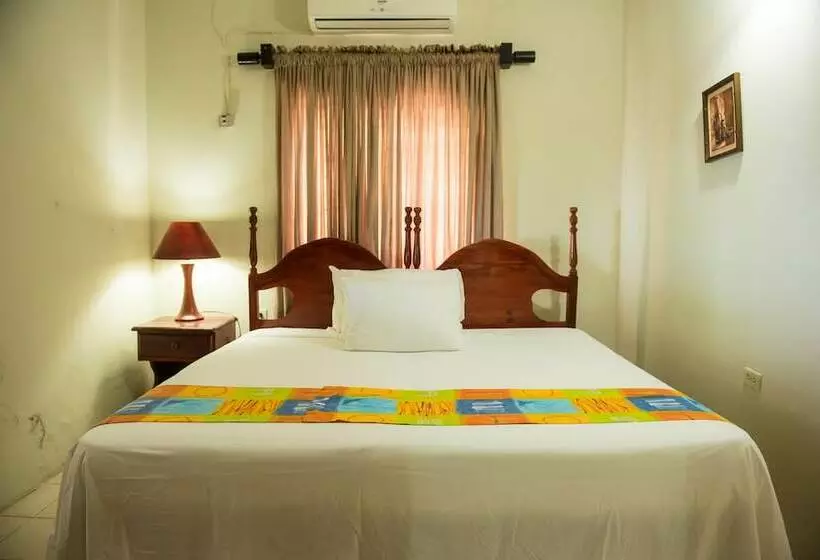 پانسیون Hunny Bay Resort