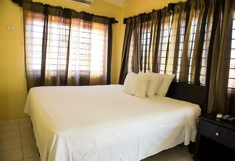 پانسیون Hunny Bay Resort