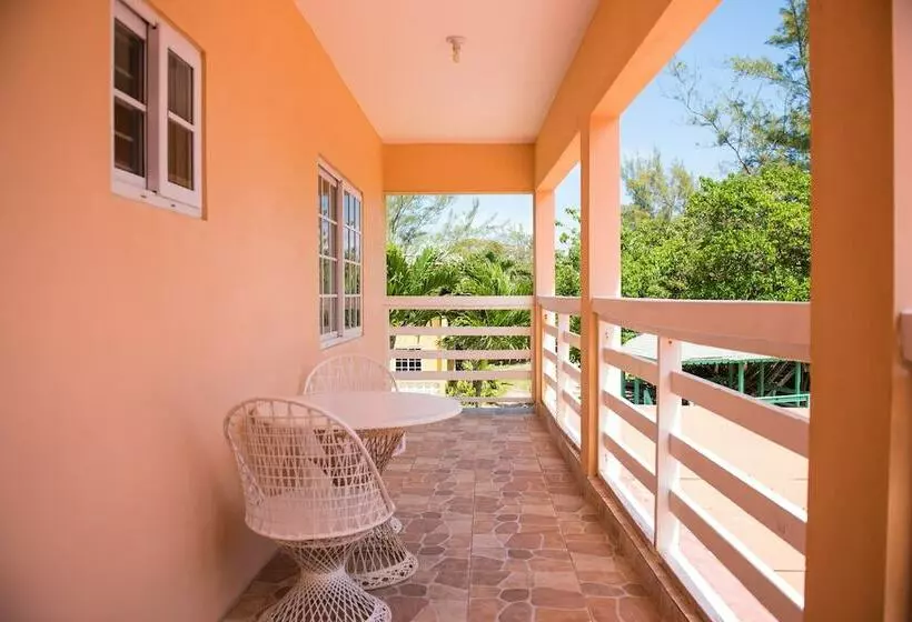 پانسیون Hunny Bay Resort