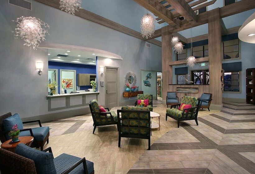 Perfect For Families! Comfortable Villa With Private Pool Area, Close To Parks And Shopping!