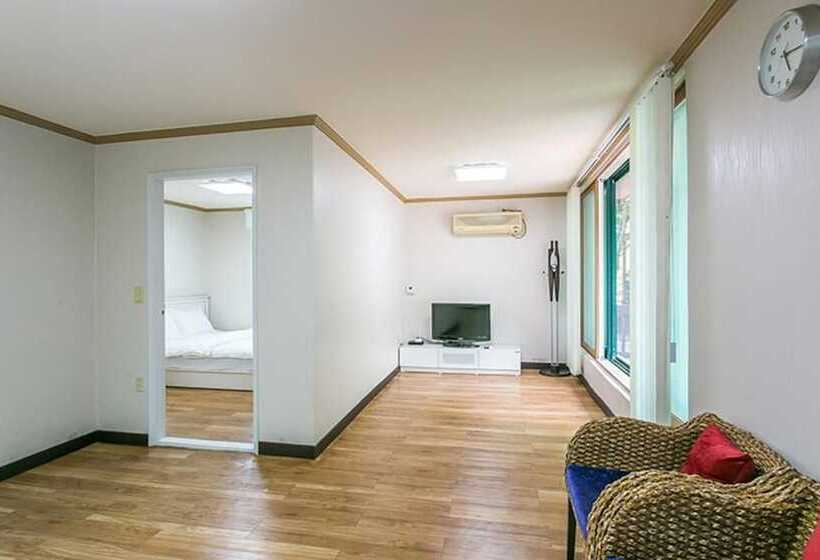 Pyeongchanggang Healing House Pension