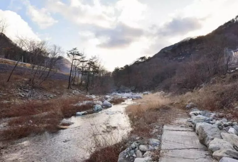 Yangsan Happy Valley Pension