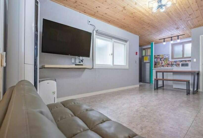 Yangyang Vintage House Pension