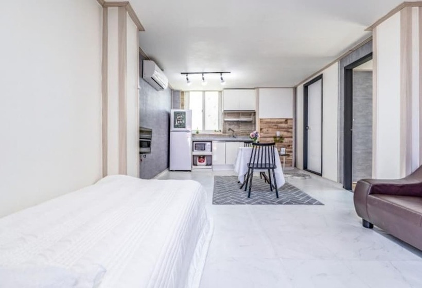 Yeosu Seommaeul Pension