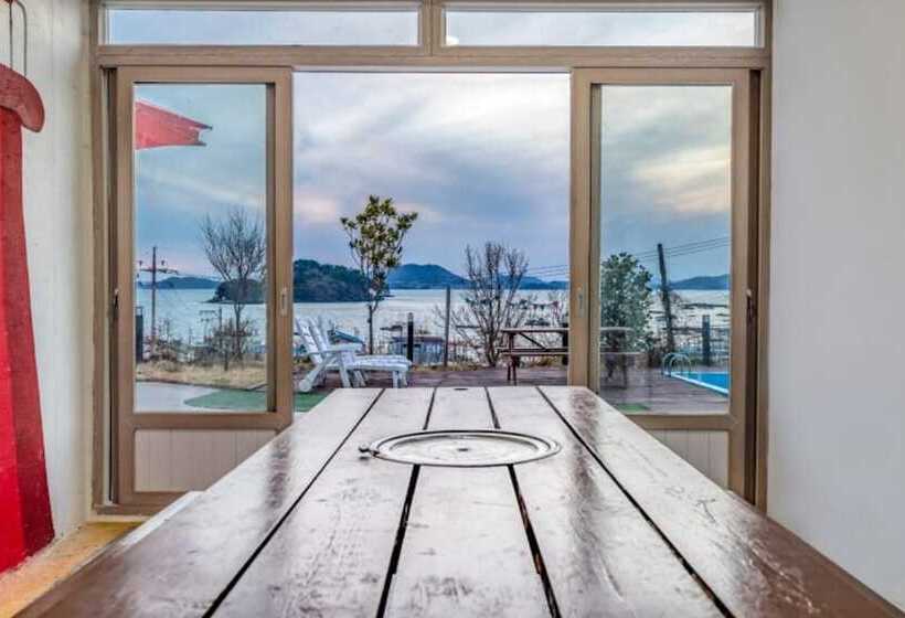 Yeosu Seommaeul Pension