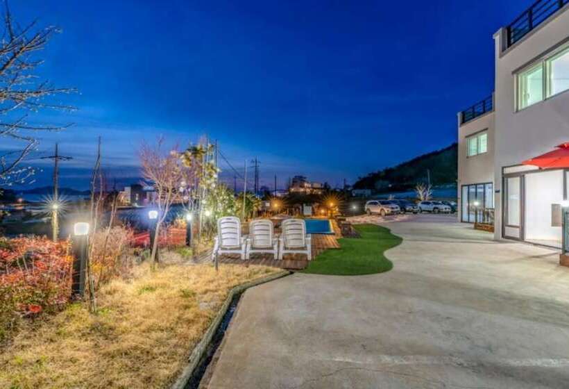 Yeosu Seommaeul Pension