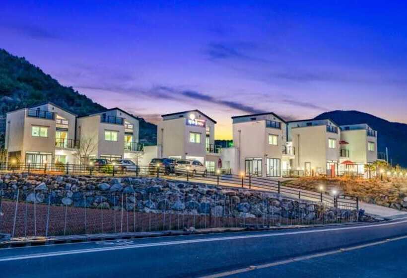 Yeosu Seommaeul Pension