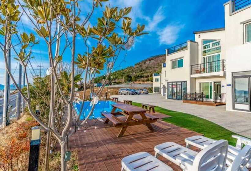 Yeosu Seommaeul Pension