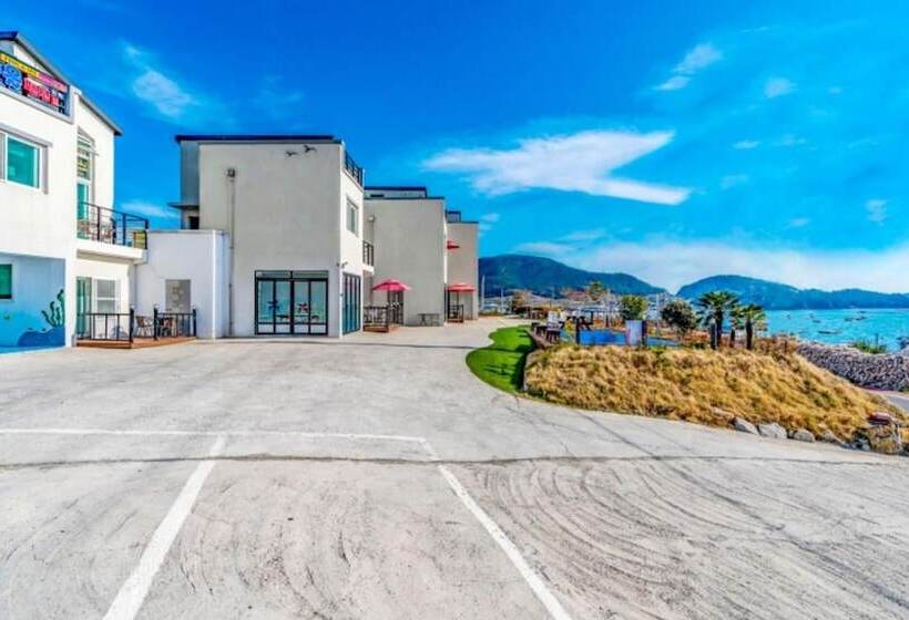 Yeosu Seommaeul Pension