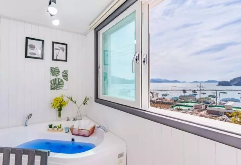 Yeosu Seommaeul Pension