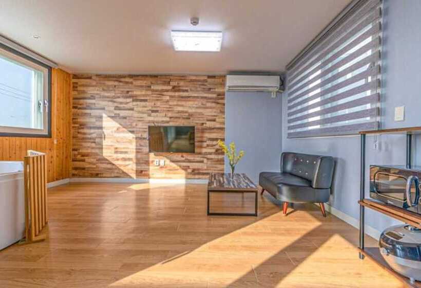 Yeosu Seommaeul Pension