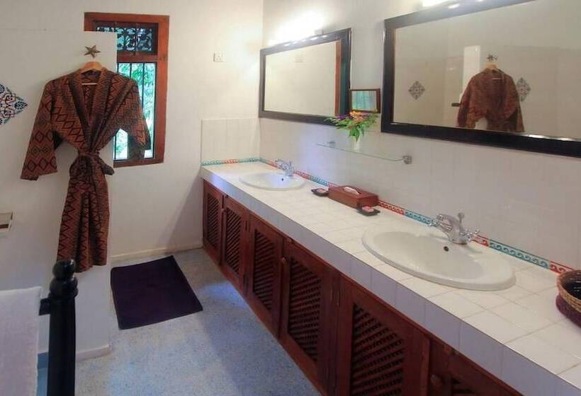 בית מלון כפרי Apa Villa Illuketia