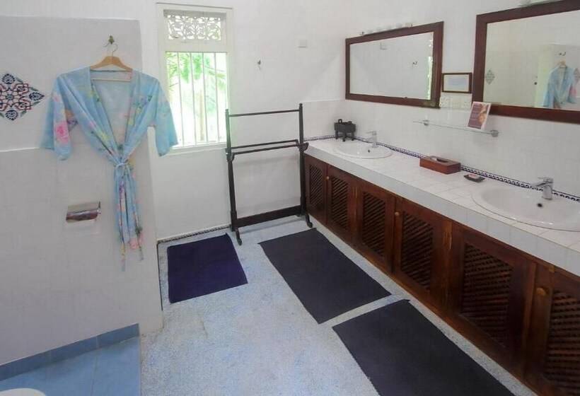 בית מלון כפרי Apa Villa Illuketia