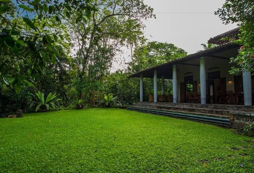 בית מלון כפרי Apa Villa Illuketia