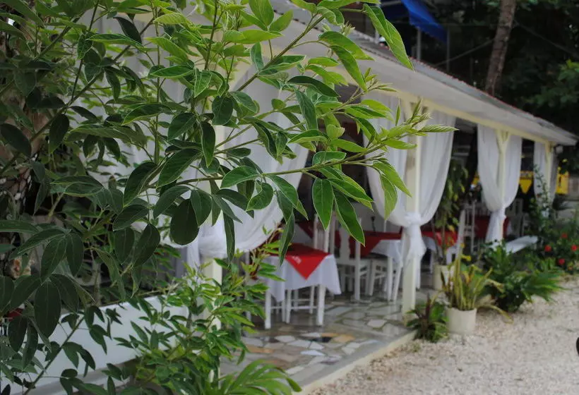 هتل Bocachica Beach