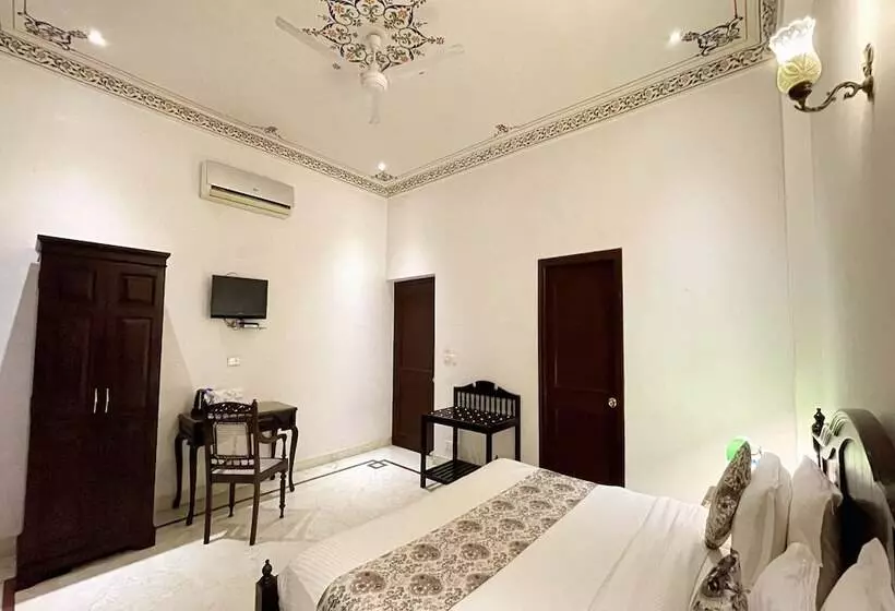 Отель Boheda Palace